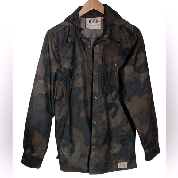 Ride Snowboarding Jacket Woman’s Size S Shred Gear Camo - Picture 1 of 14